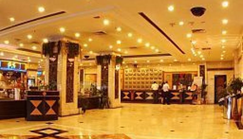 Hal - Parkin · All-season Hotel (Nanjing Commercial Building Store)