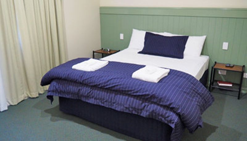 Info - Pittsworth Motor Inn