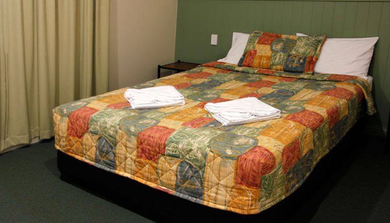 Info - Pittsworth Motor Inn