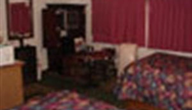 Suite - Econo Inn