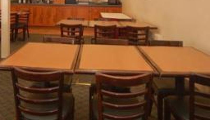 Restaurante - Fortuna Inn & Suites