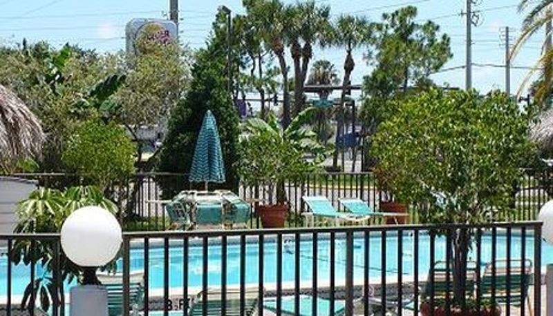 Business center - Bay Way Inn