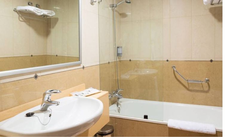Bathroom - Hotel Diamar & Business Center