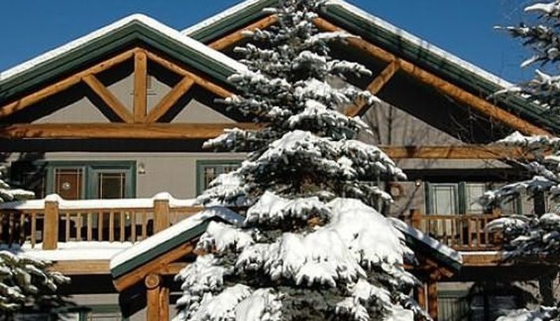 Sala - Saddle Creek Condominiums
