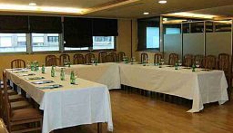 Sala de conferencias - Longoria Avenida