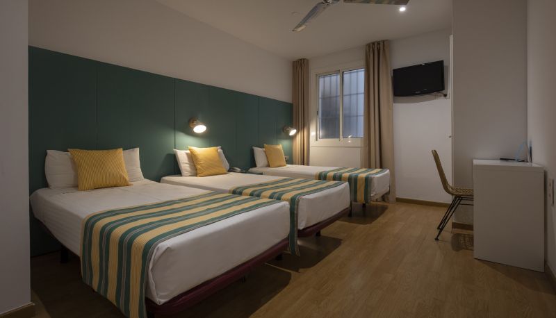 Tripla - Yomo Hostal BCN Port