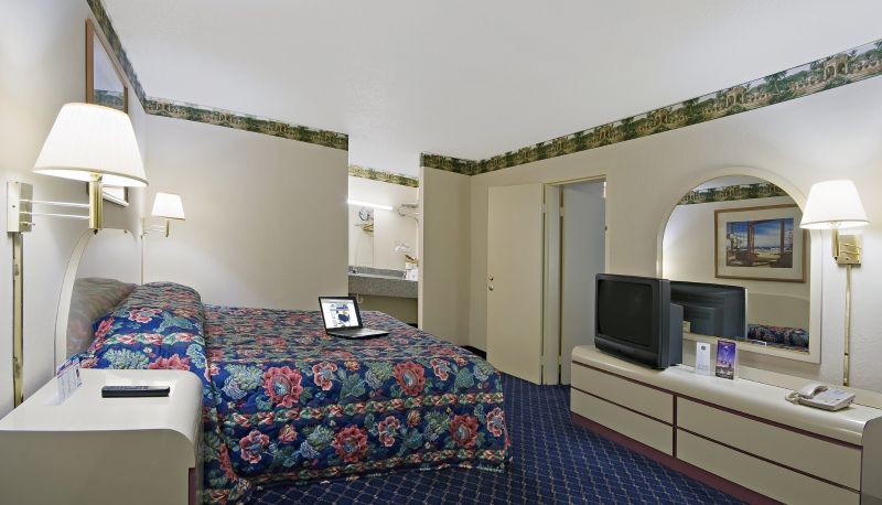 Suite - Americas Best Value Inn