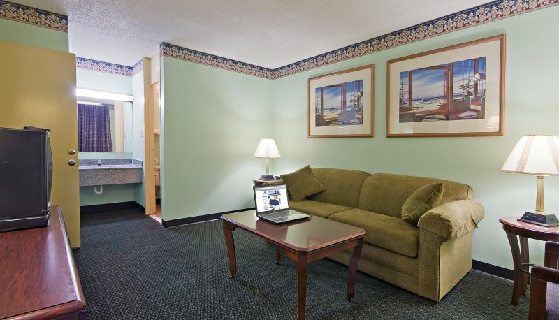 Suite - Americas Best Value Inn