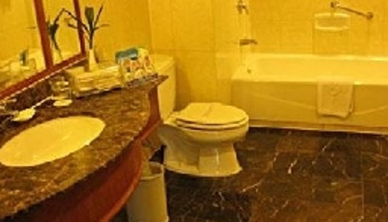 Bathroom - Wuhuan Hotel