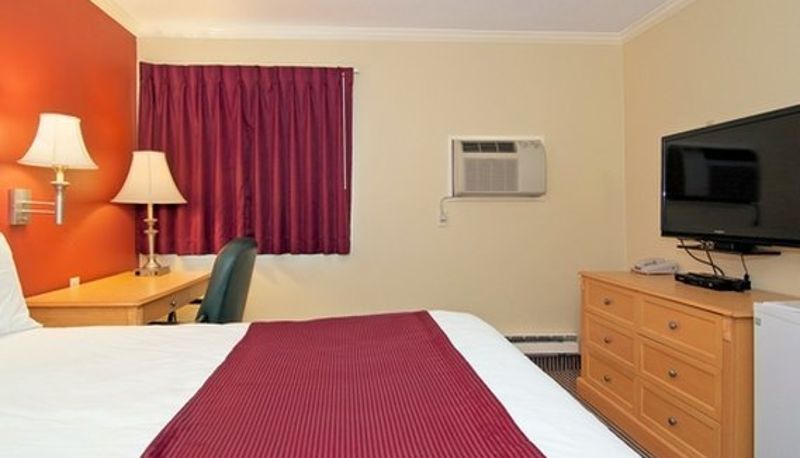 Suite - Econo Lodge Shakopee
