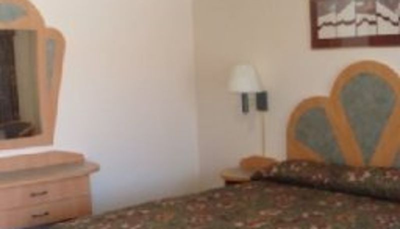 Zimmer - Economy Inn