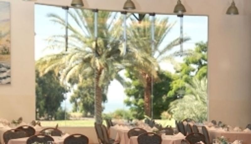 Ontbijtzaal in het restaurant - Kinar Galile Sea of Galilee