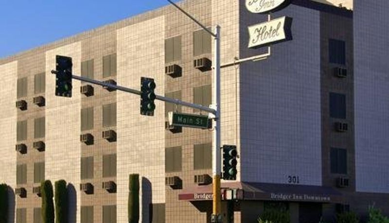 Widok na zewnątrz - Bridger Inn Hotel Las Vegas