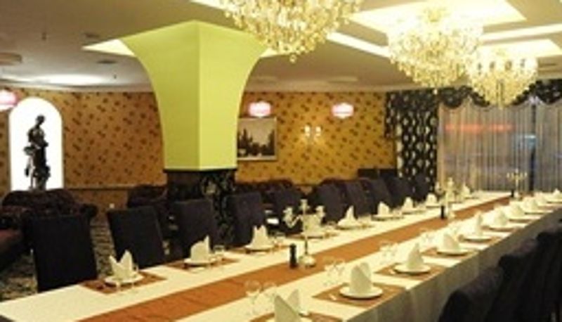 Breakfast room within the restaurant - Hei He International Hotel