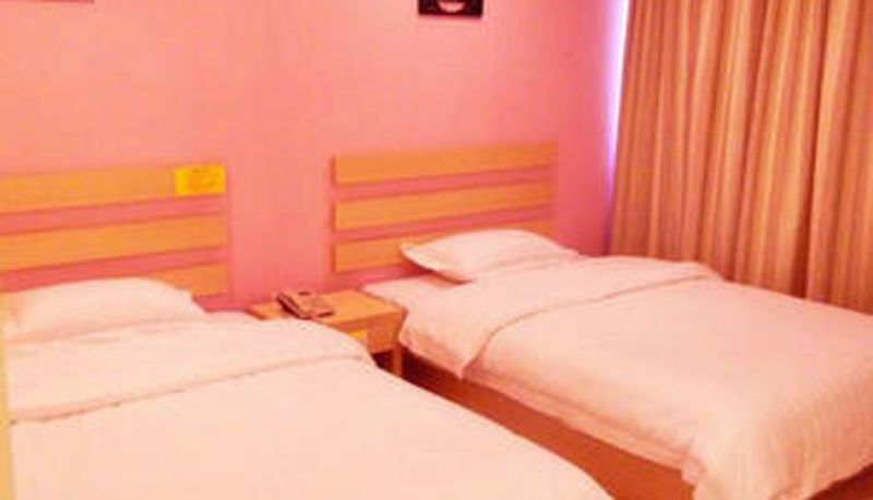 Zimmer - Heyi Express Hotel (Zhuhai Weichuangli Industrial Park Store)