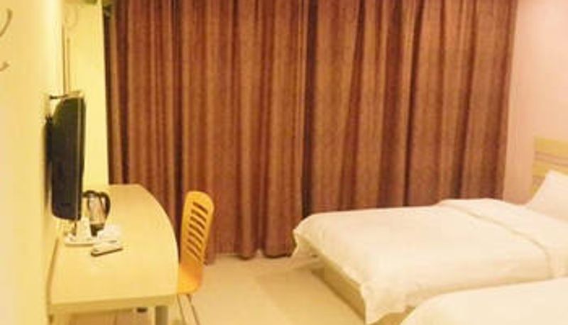 Zimmer - Heyi Express Hotel (Zhuhai Weichuangli Industrial Park Store)