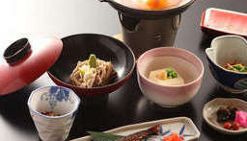 Sala śniadaniowa w restauracji - Hatsunoyu Onsen Ryokan (Ryokan)