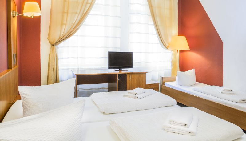 Pokój trzyosobowy - Hotel Pension Insor