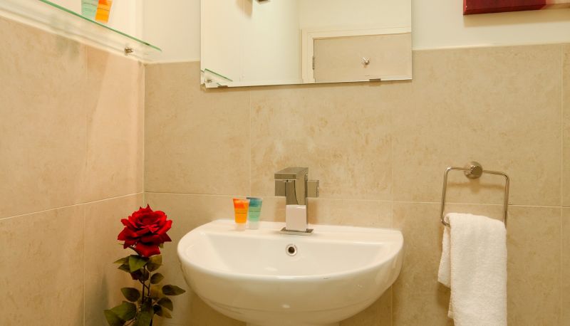 Badezimmer - Jameson Court Apartments