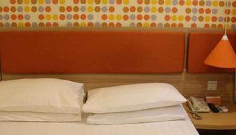 Zimmer - Home Inn · Neo (Wuhu Development Zone Baixian Square Branch)