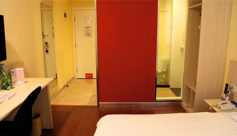 Interior view - Hanting Hotel Yunan Subway Station