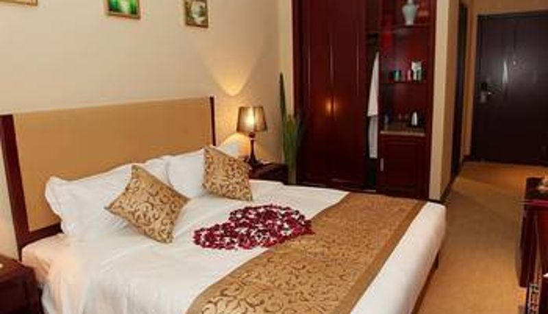 Camera - Yihe Shenhua Spa Theme Hotel