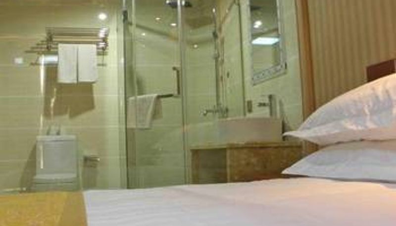 Camera - Hot Spring Garden Hotel