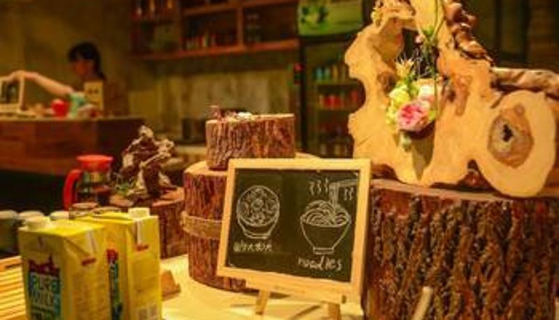 Frühstücksraum innerhalb des Restaurants - Wei Ba Hotel Guangzhou Ziyuangang