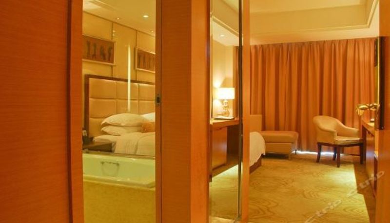 Camera business - Aoyuan Golf Hotel