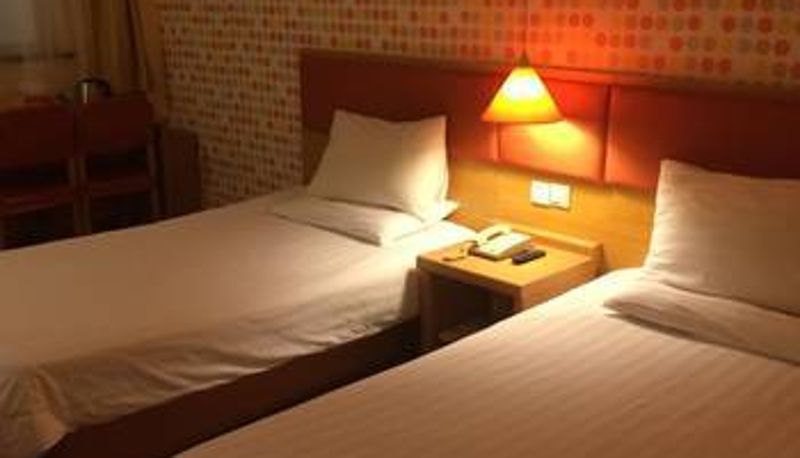 Room - Home Inn · Neo (Shenyang Tiexi Square Glide Shengjing Hospital Xinghua Subway Station Store)