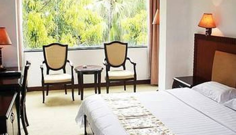 Room - Garden Hotel