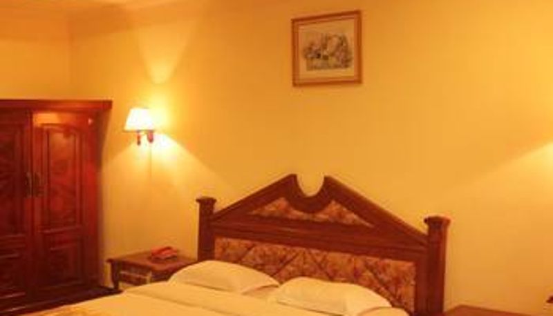 Room - Garden Hotel