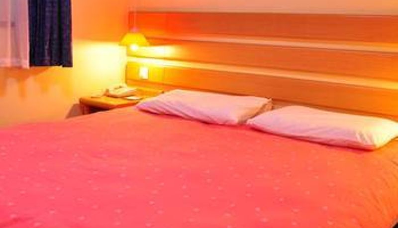 Room - Home Inn · neo (Wuhan University Guangbutun Metro Station)