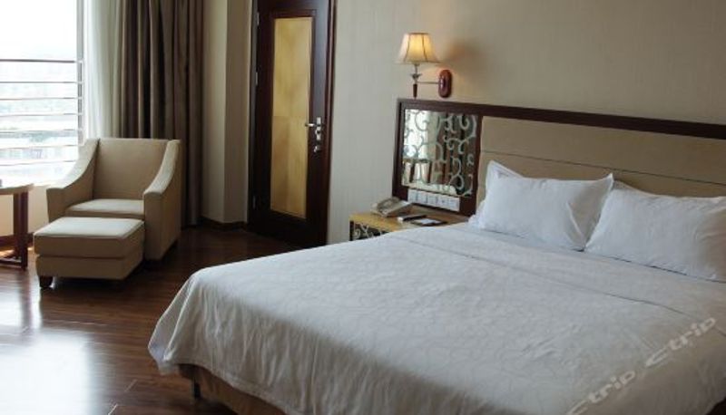 Camera business - Federal Hotel
