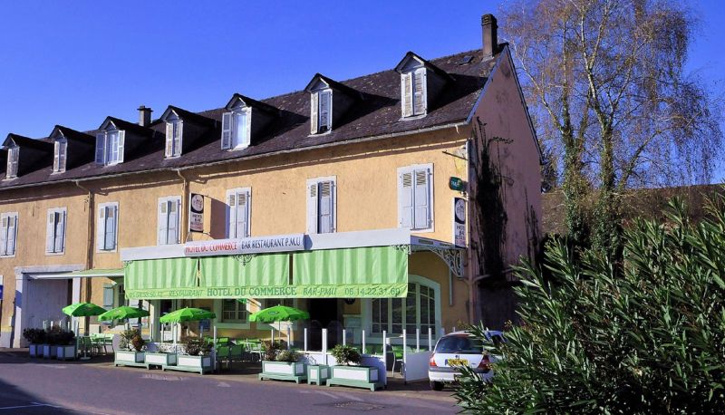 Area esterna dell'hotel - Hôtel du Commerce