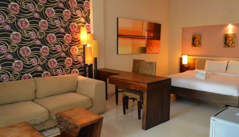 Hall - Marinos Place