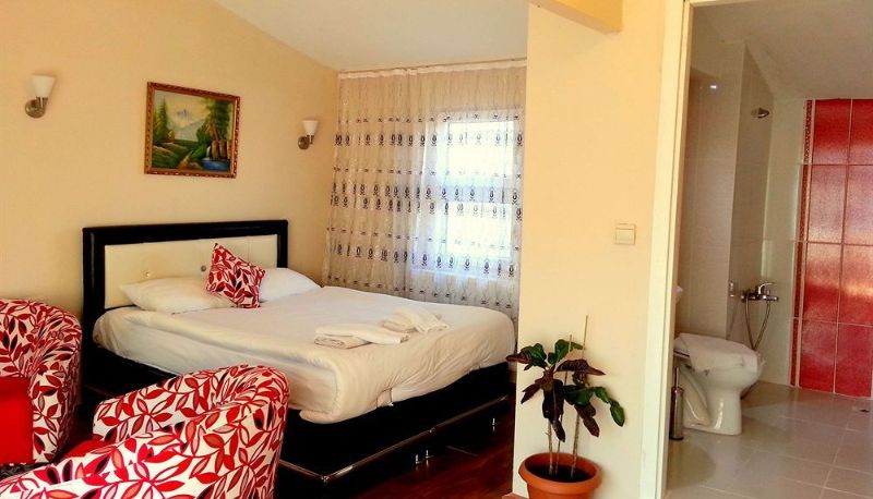 Info - By Pera Suites