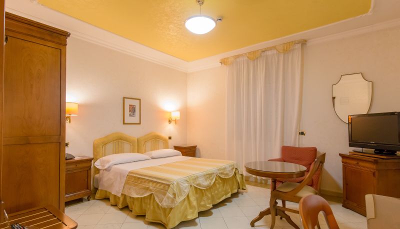 Standard room (double) - Mariano IV Palace Hotel