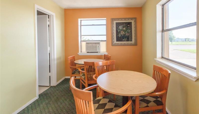 Zimmer - Knights Inn Anadarko