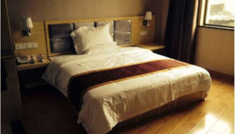 Camera - Super 8 Hotel Wuhan ZhongShan Park Xin Hua Lu