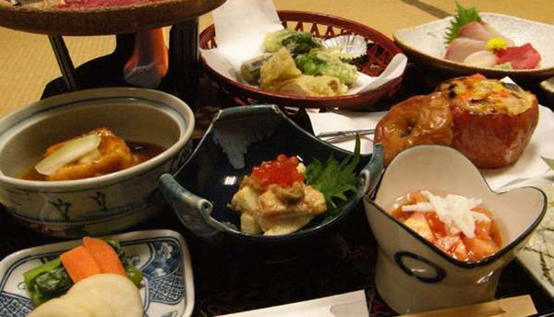 Frühstücksraum innerhalb des Restaurants - Oyado Takimoto (Ryokan)