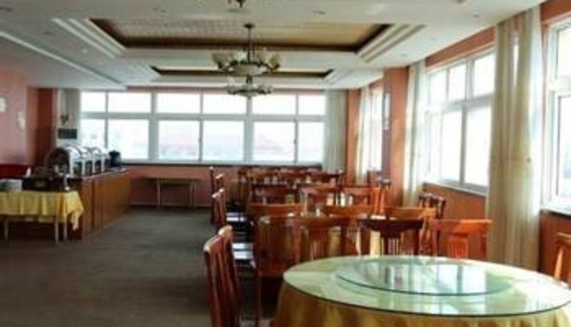 Salle de petit-déjeuner dans le restaurant - Pai Hotel (Haiyang Xinyuan Plaza Commercial Center Store)