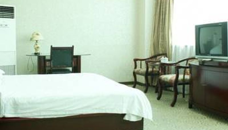 Zimmer - Pai Hotel (Haiyang Xinyuan Plaza Commercial Center Store)