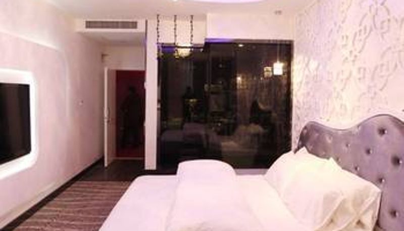 Kamer - Severn Esports Hotel (Modern Street Store)