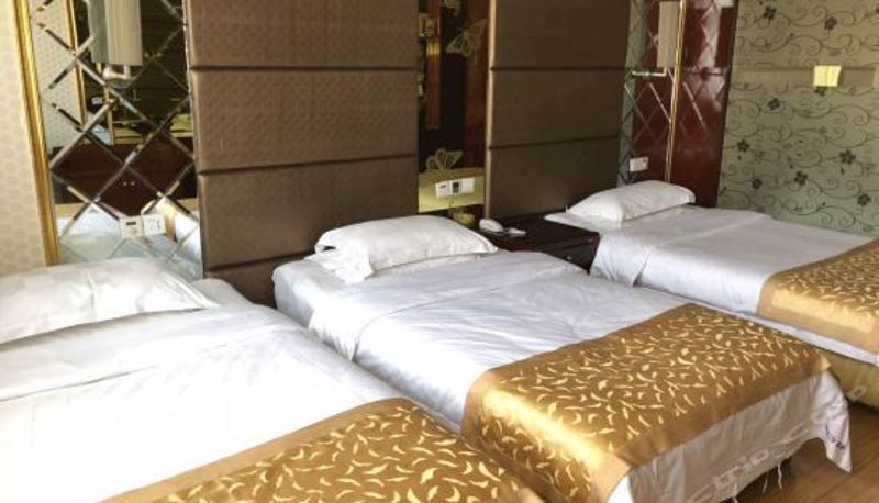 Habitación triple - Jin Yuan Hotel