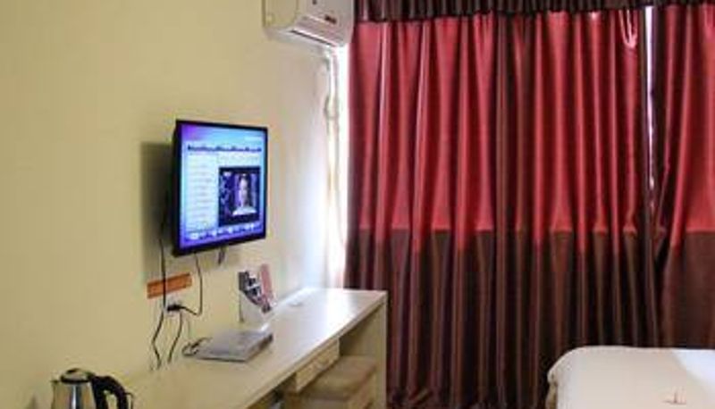 Camera - Junyi Preferred Hotel (Kaifeng Qingming Shangheyuan Xisi Night Market)
