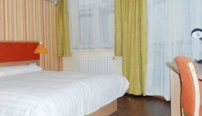 Room - Motel 168 Hotel