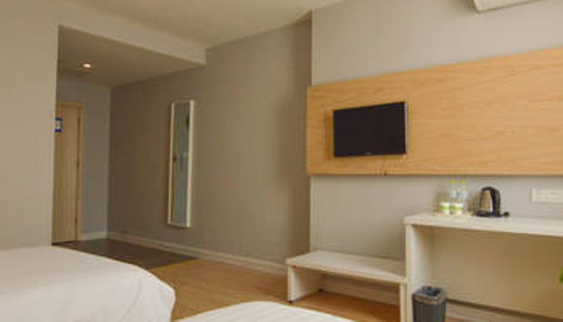 Room - Motel 168 Hotel