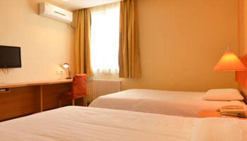 Camera - Home Inn (Laixi Yantai Road Yuehu Park Branch)