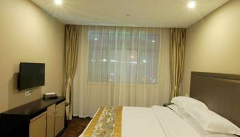 Camera - Shanghai Huanghao Hotel